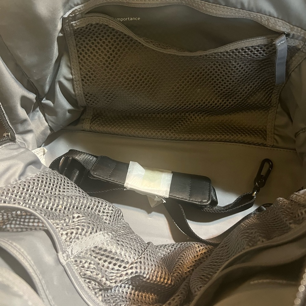 Lululemon Messenger bag - Picture 5 of 9